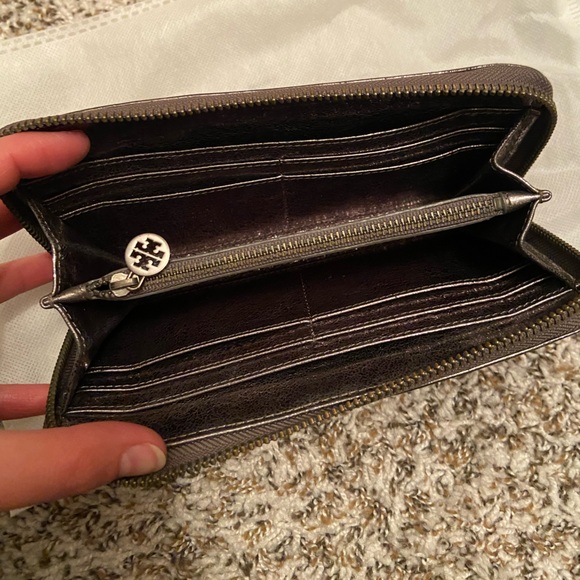 Silver Metallic Tory Burch Wallet - Picture 4 of 10
